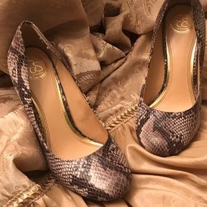 Jessica Simpson shoes size 8